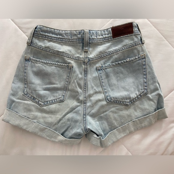 Hollister Ripped Jean Shorts - Picture 3 of 3